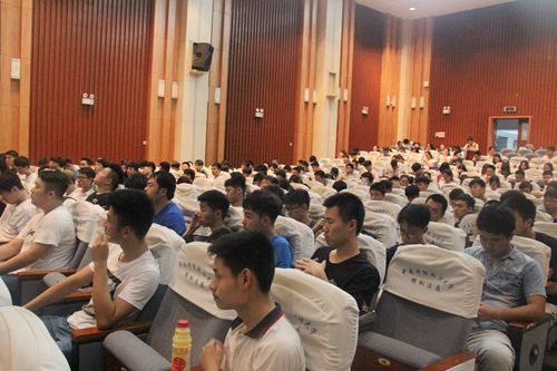 十三水在线
开展2014级本科生实习培训课