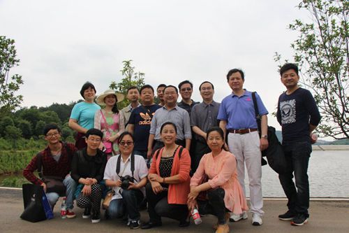 刑司十三水在线
工会组织教职工春游活动